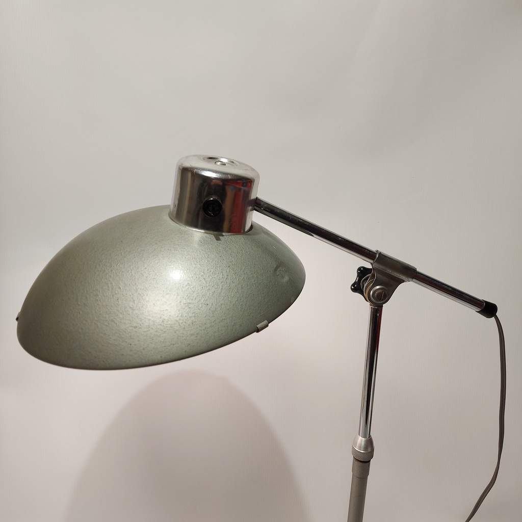 Lampe d'architecte à hauteur ajustable en acier, à réflecteur orientable et tamiseur-diffuseur Solersol en plastique bleu Louis Ferdinand SOLERE (1894 - 1961)