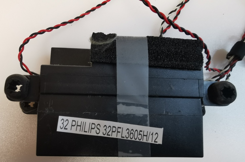 PHILIPS 32PFL3605H/ – 12 haut-parleurs 2