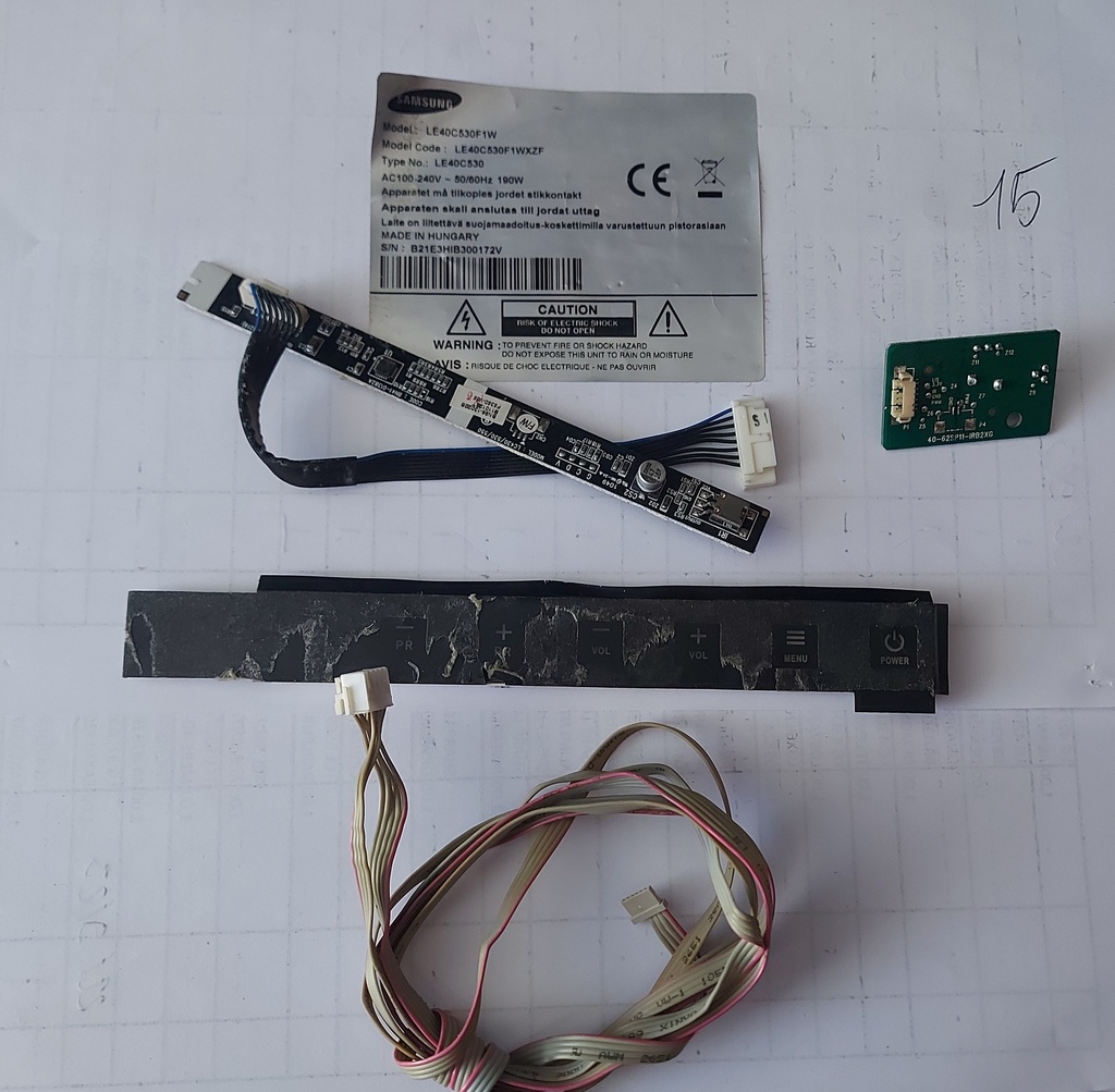 SAMSUNG LE40C530F1W – Bouton marche/arrêt WIFI