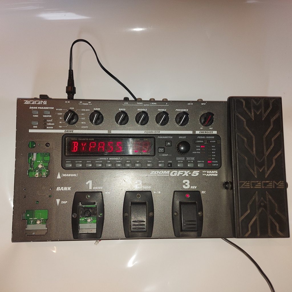 Pour pièce PROCESSEUR D'EFFET GUITARE ZOOM GFX-5 100% fonctionnelle