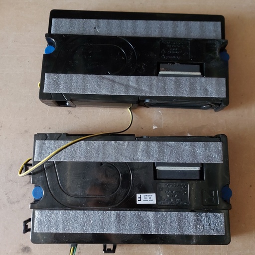 [0021--] SAMSUNG UE58TU6905 – Paire de haut-parleurs